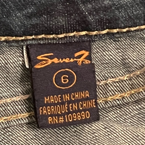 Seven 7 Low Rise Relaxed Capri Jeans - Picture 6 of 6